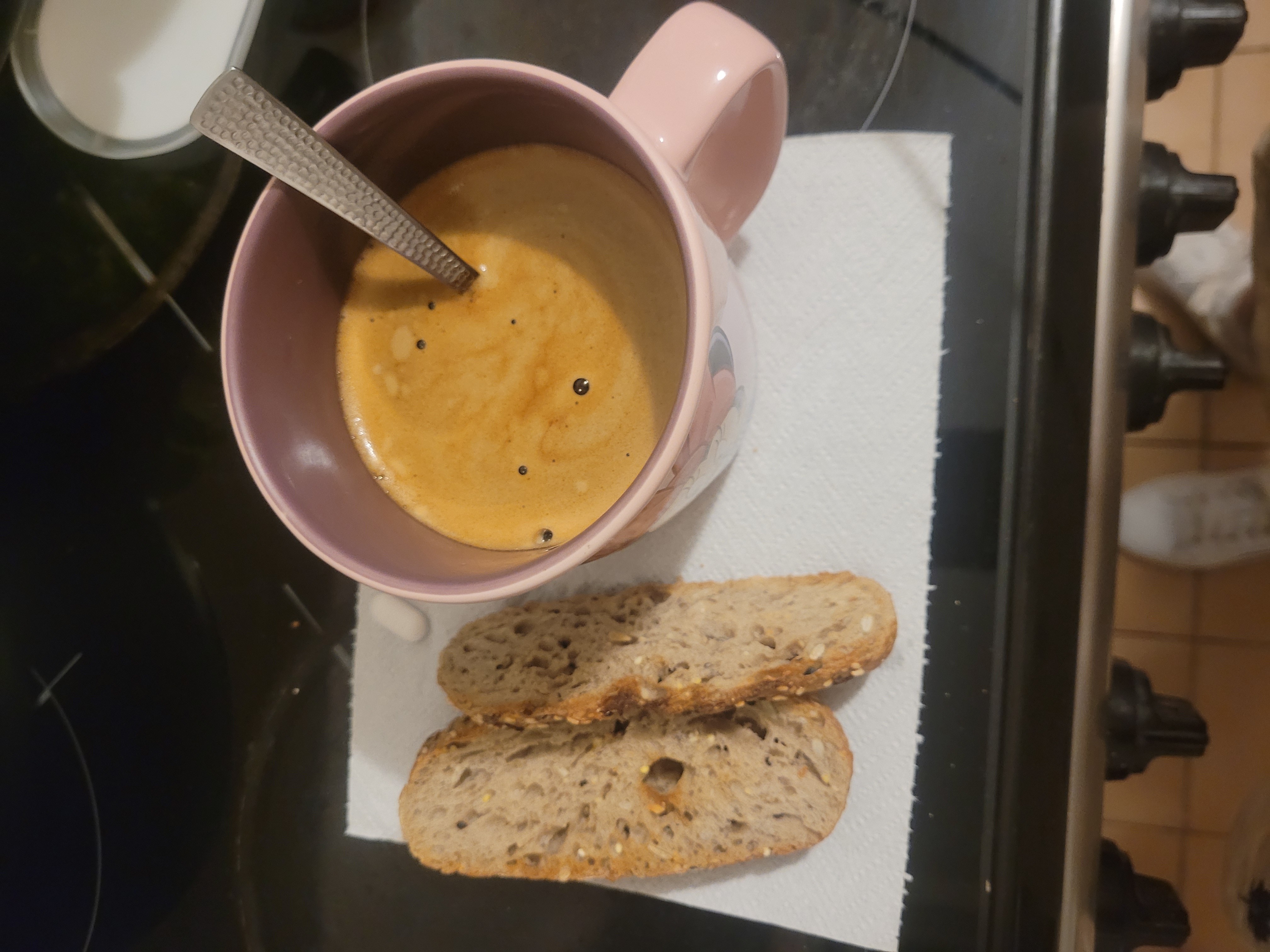 Café et pain aux graines