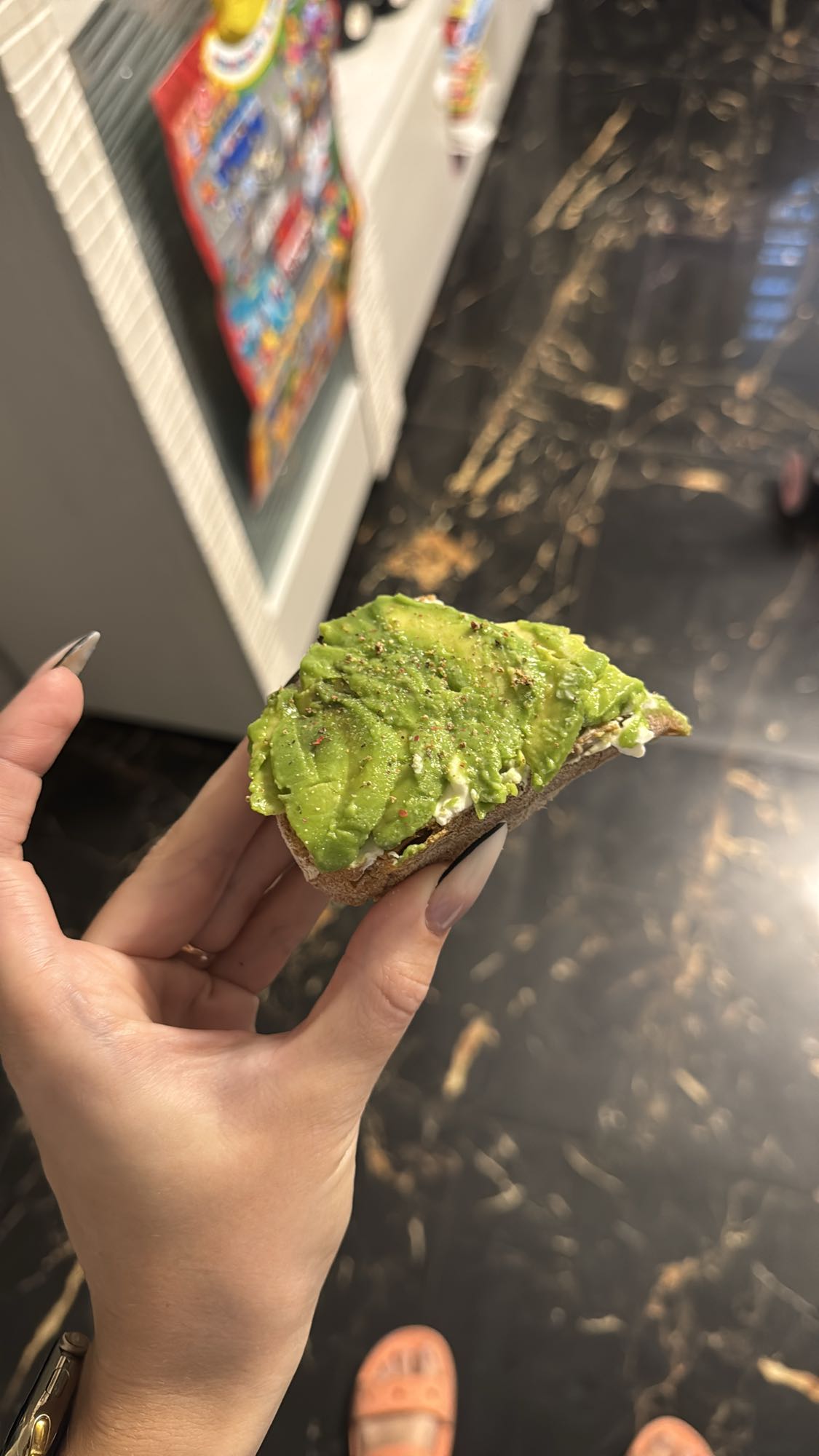 авокадо тост