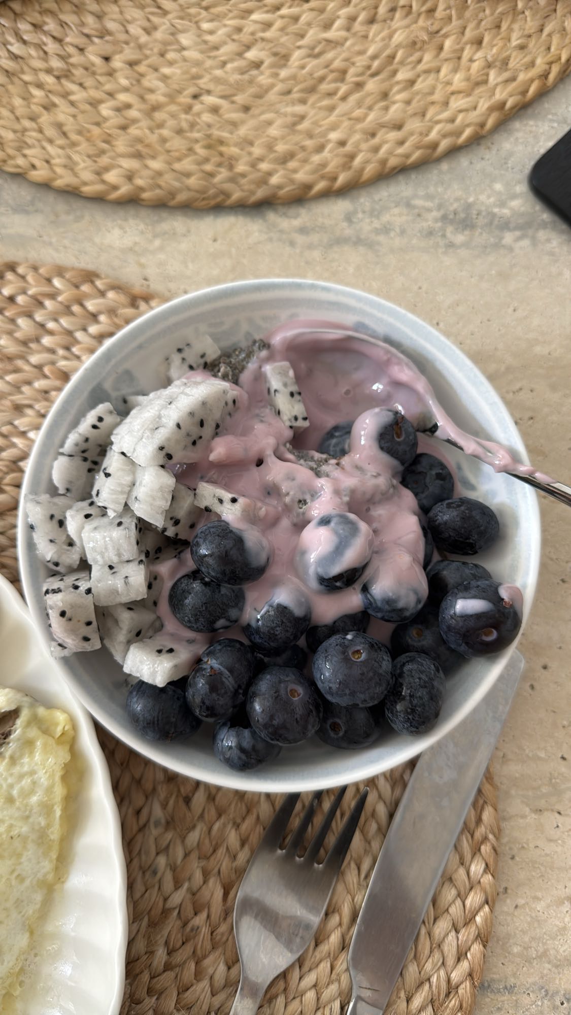 ягодный йогуртовый боул