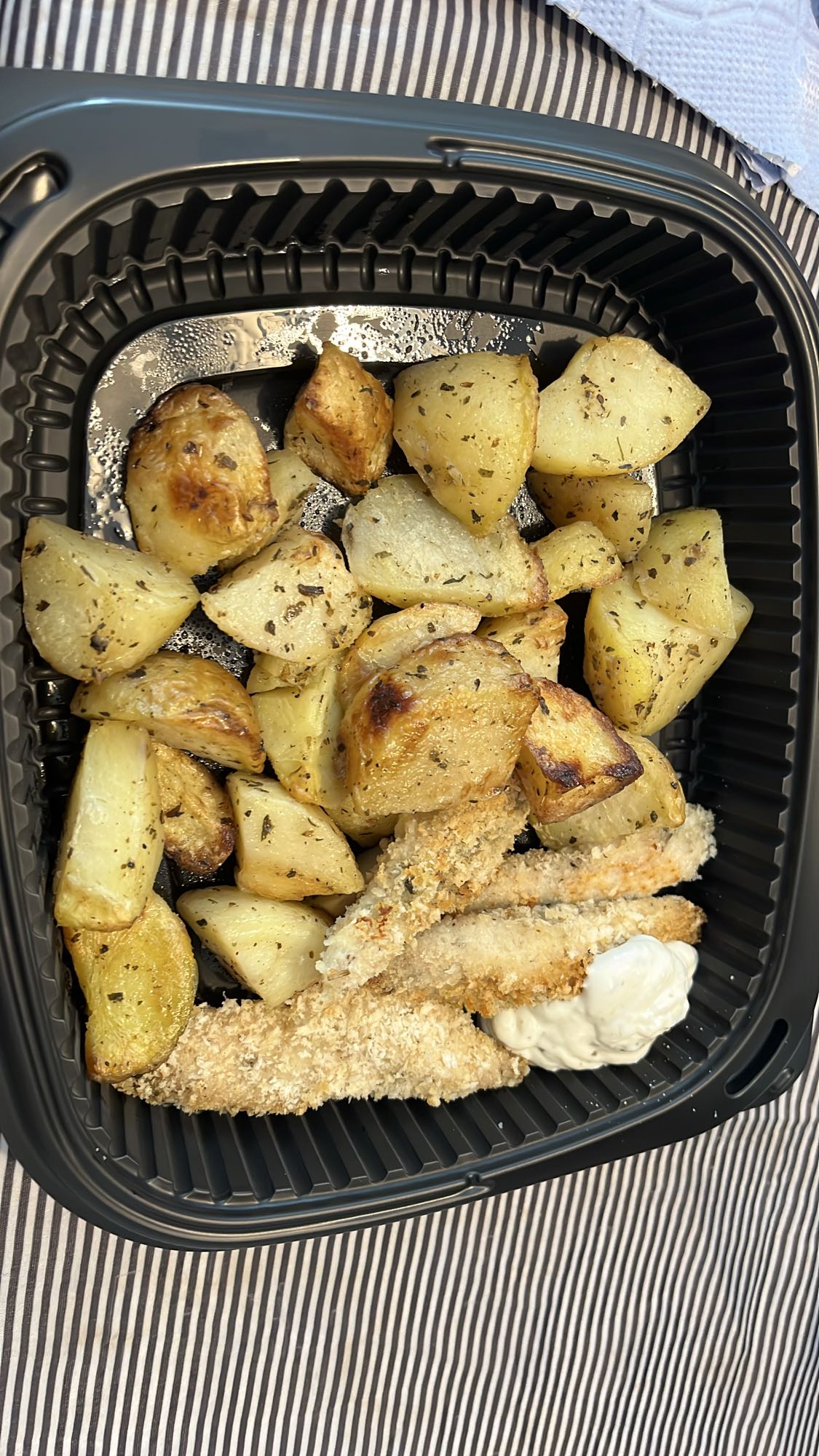 Печени картофи с пилешки филенца