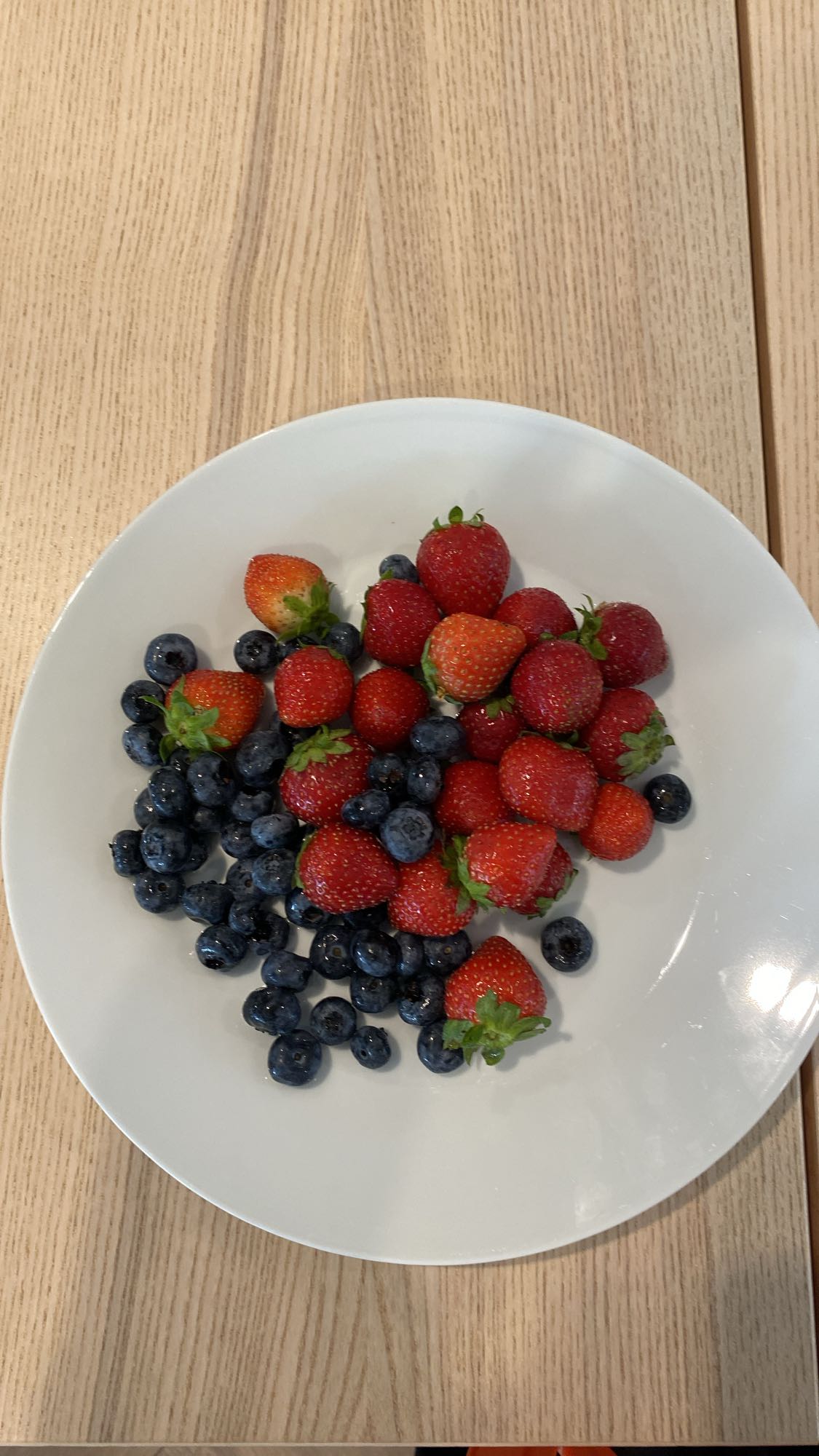 Jordgubbar och blåbär