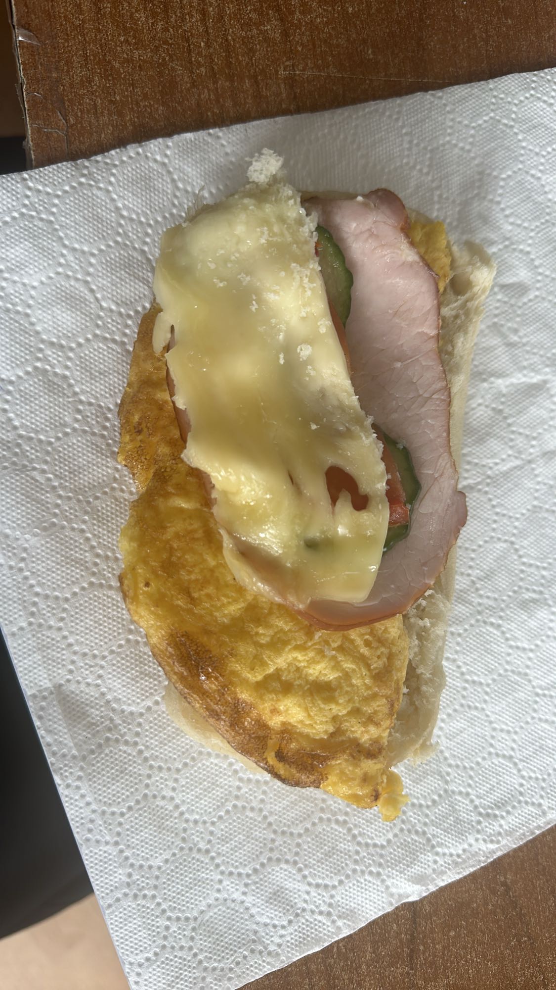 Egg and ham sandwich