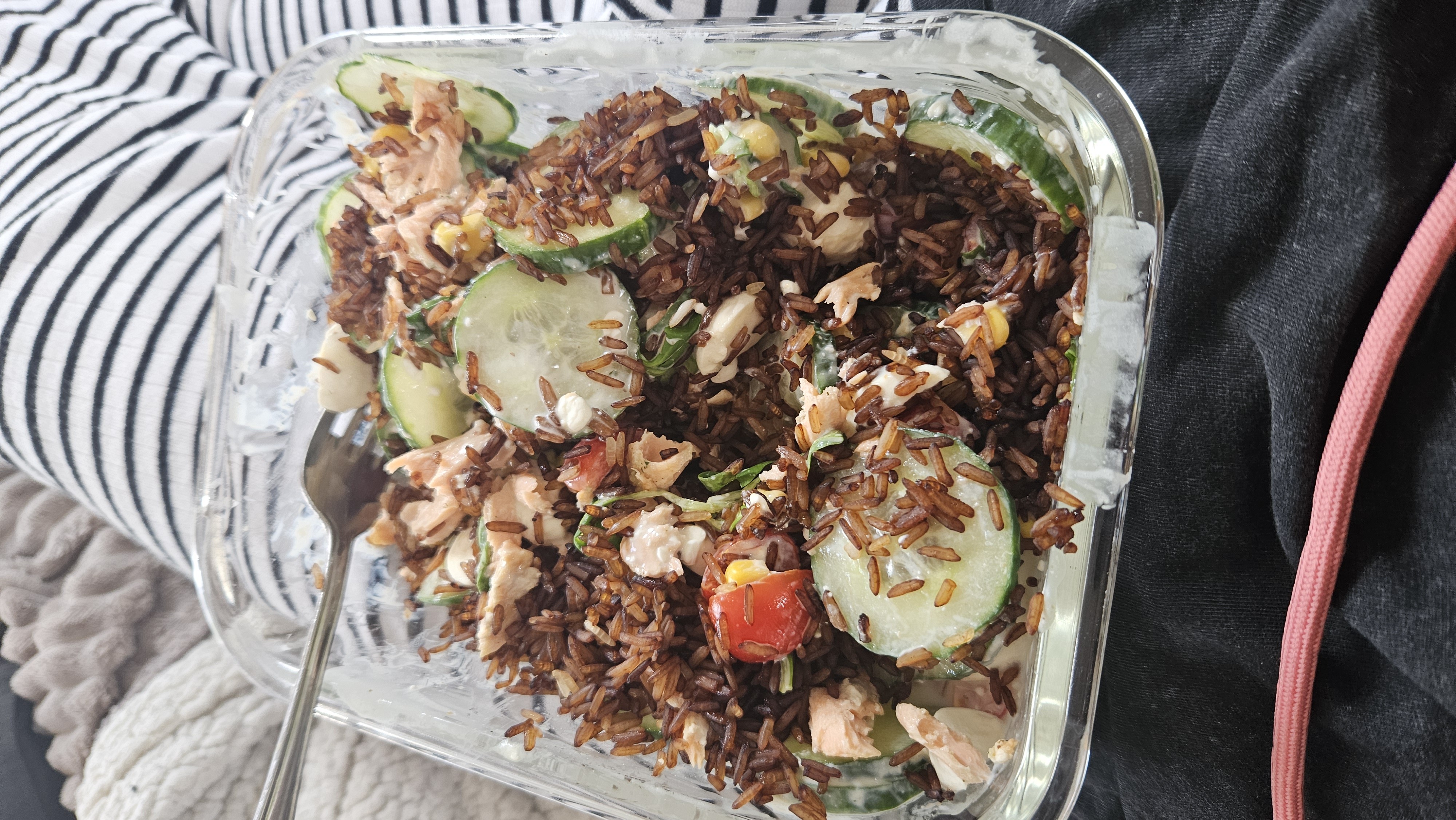 Wilder Reissalat mit Lachs