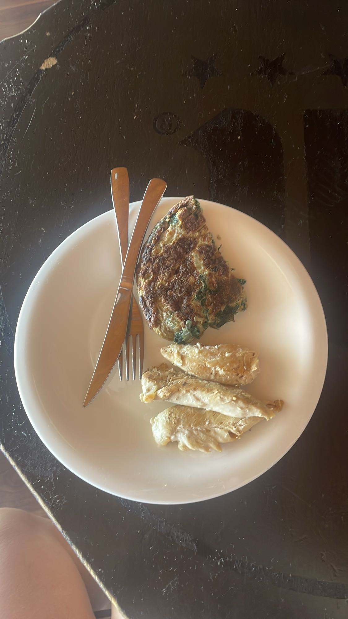 Tortilla y pollo a la plancha