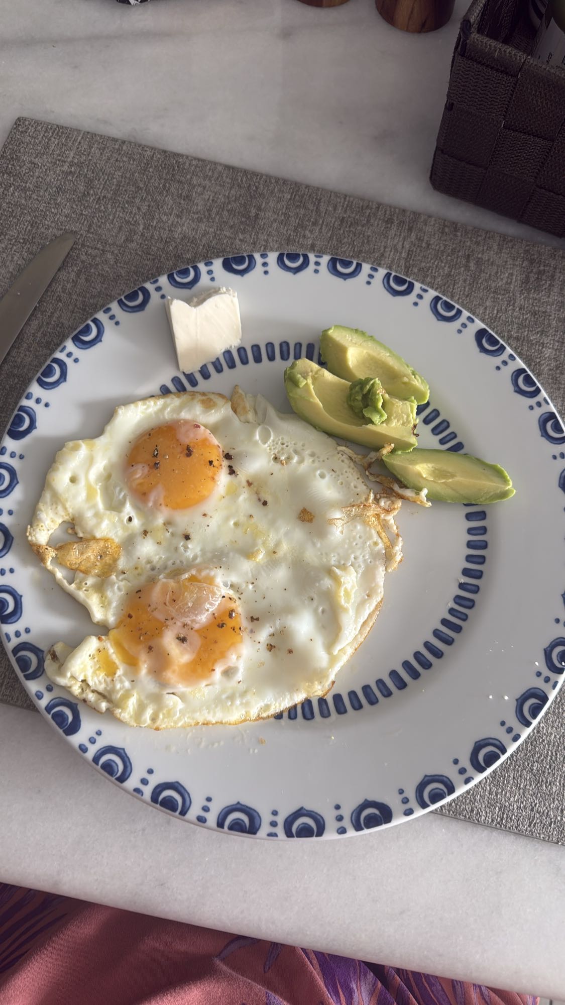 Huevos con aguacate