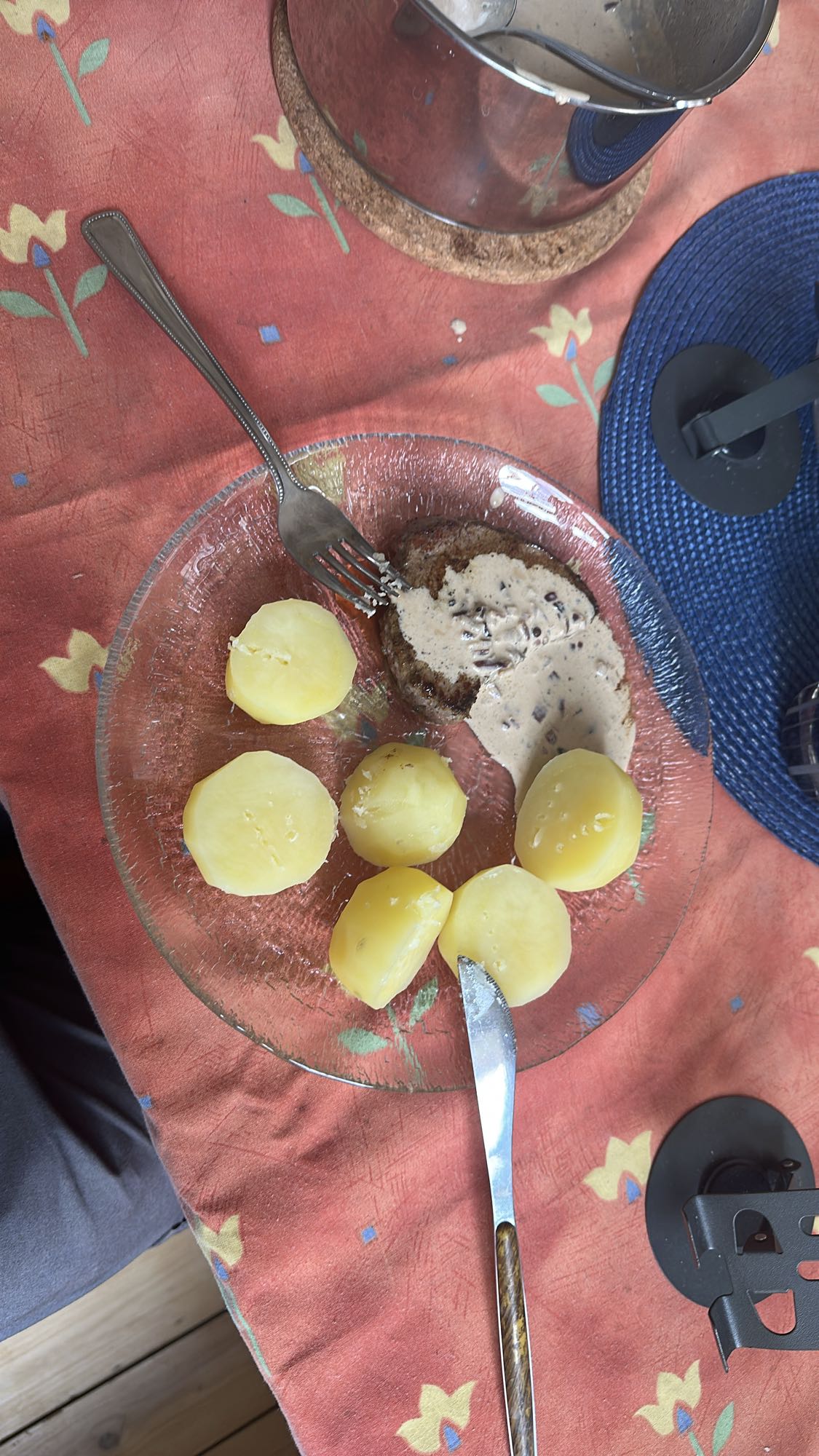 Biff med potatis och sås