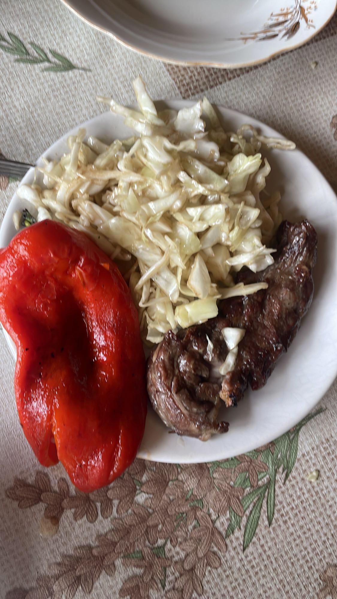 Varză cu carne și ardei