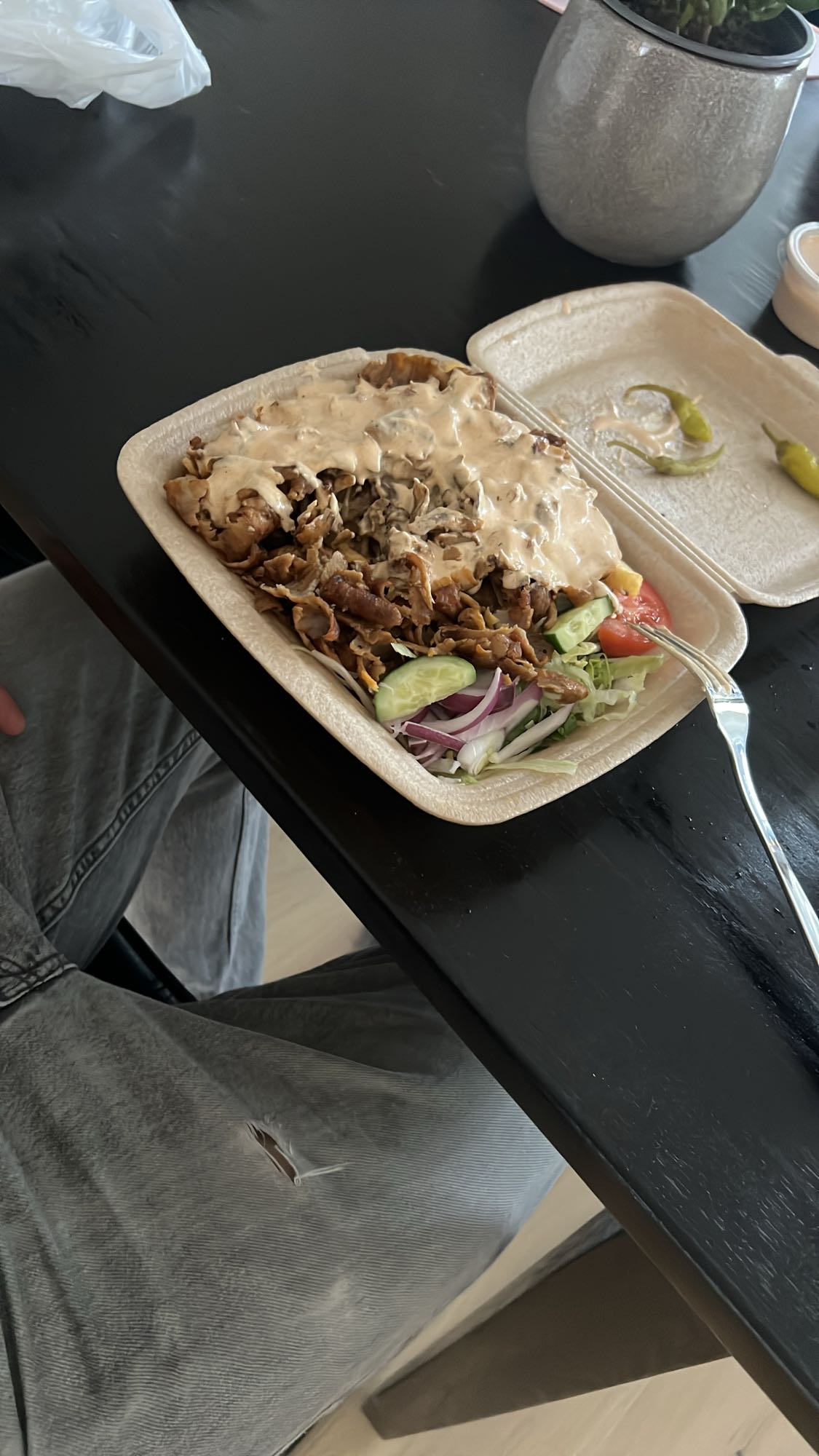 Kebabtallrik med sås