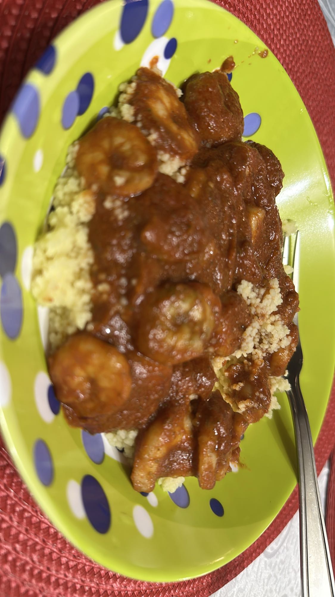 Couscous cu creveți în sos roșu