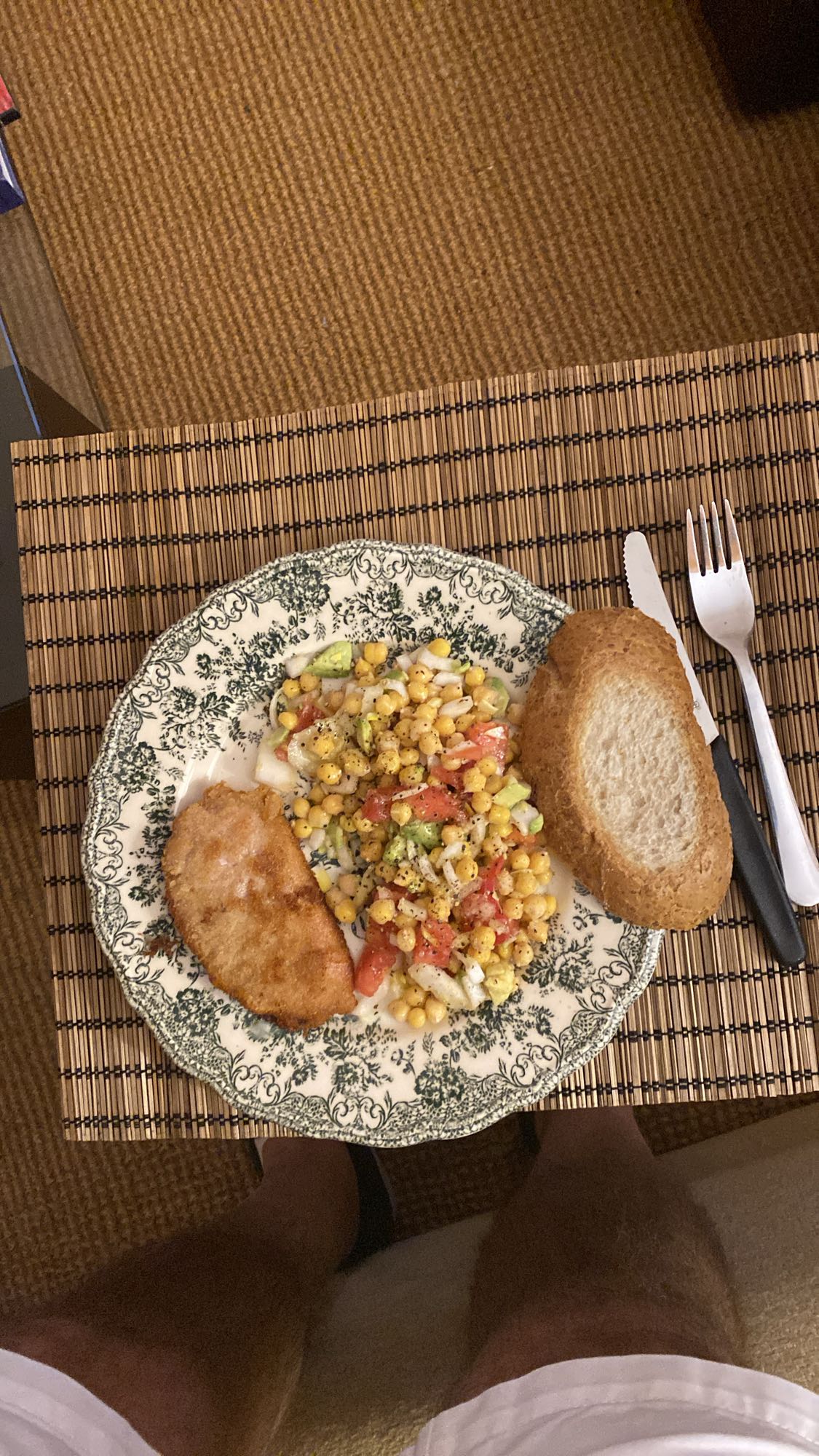 Pollastre arrebossat amb amanida