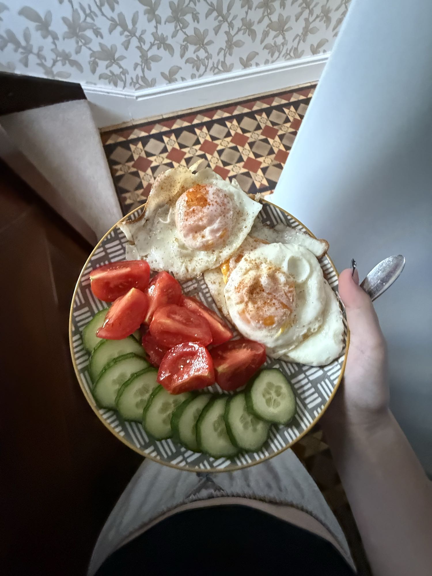 Eggs with tomato cucumber