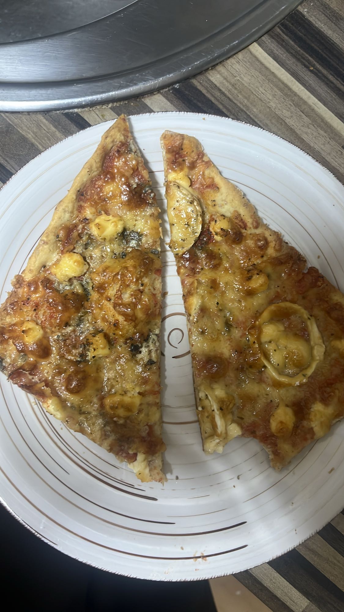 Dos rebanadas de pizza