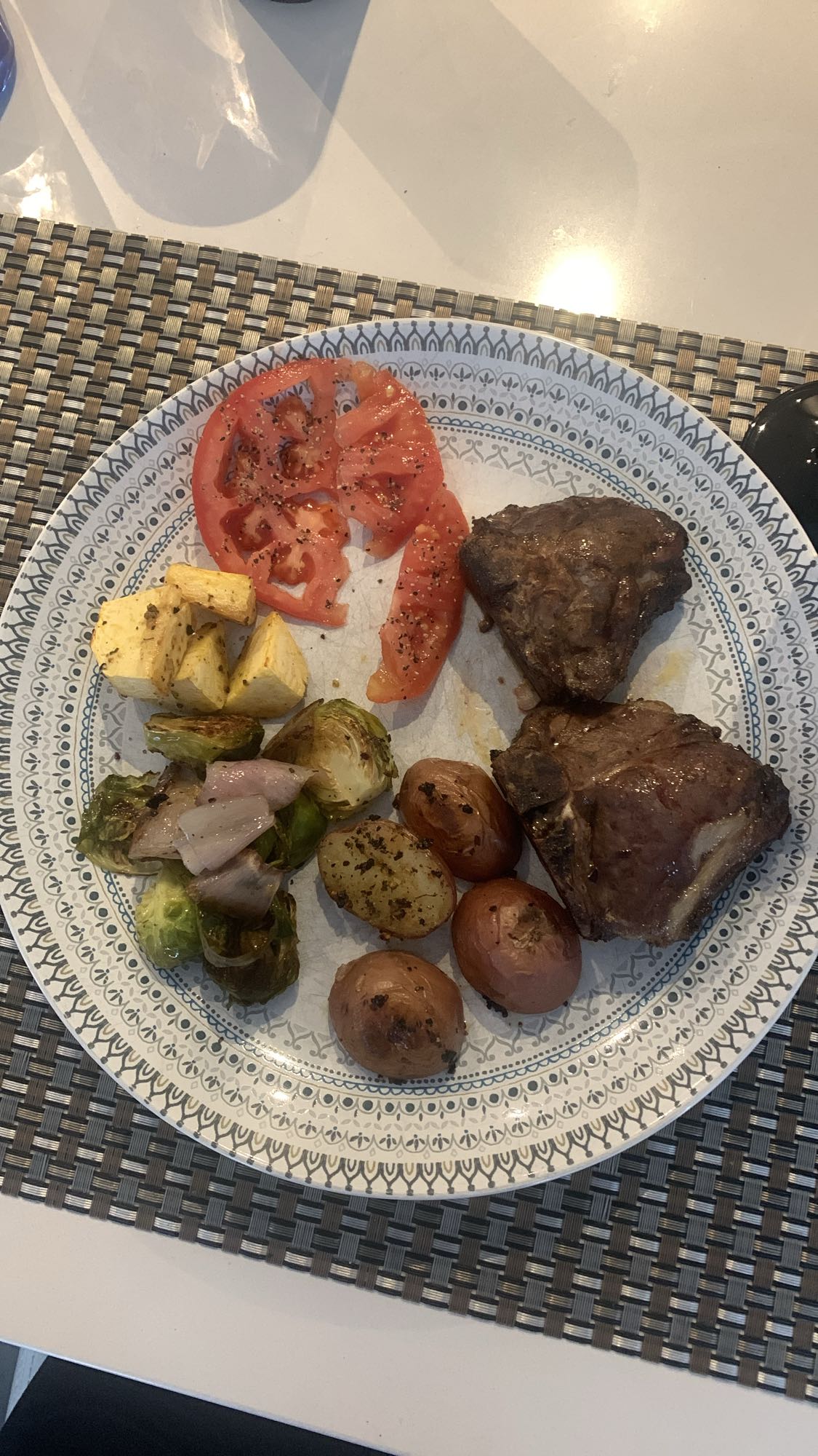 assiette viande et légumes