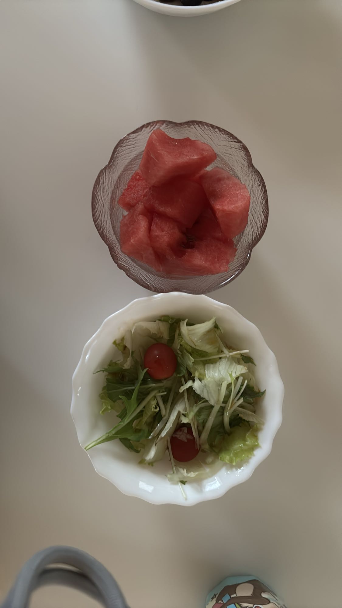 サラダとスイカ