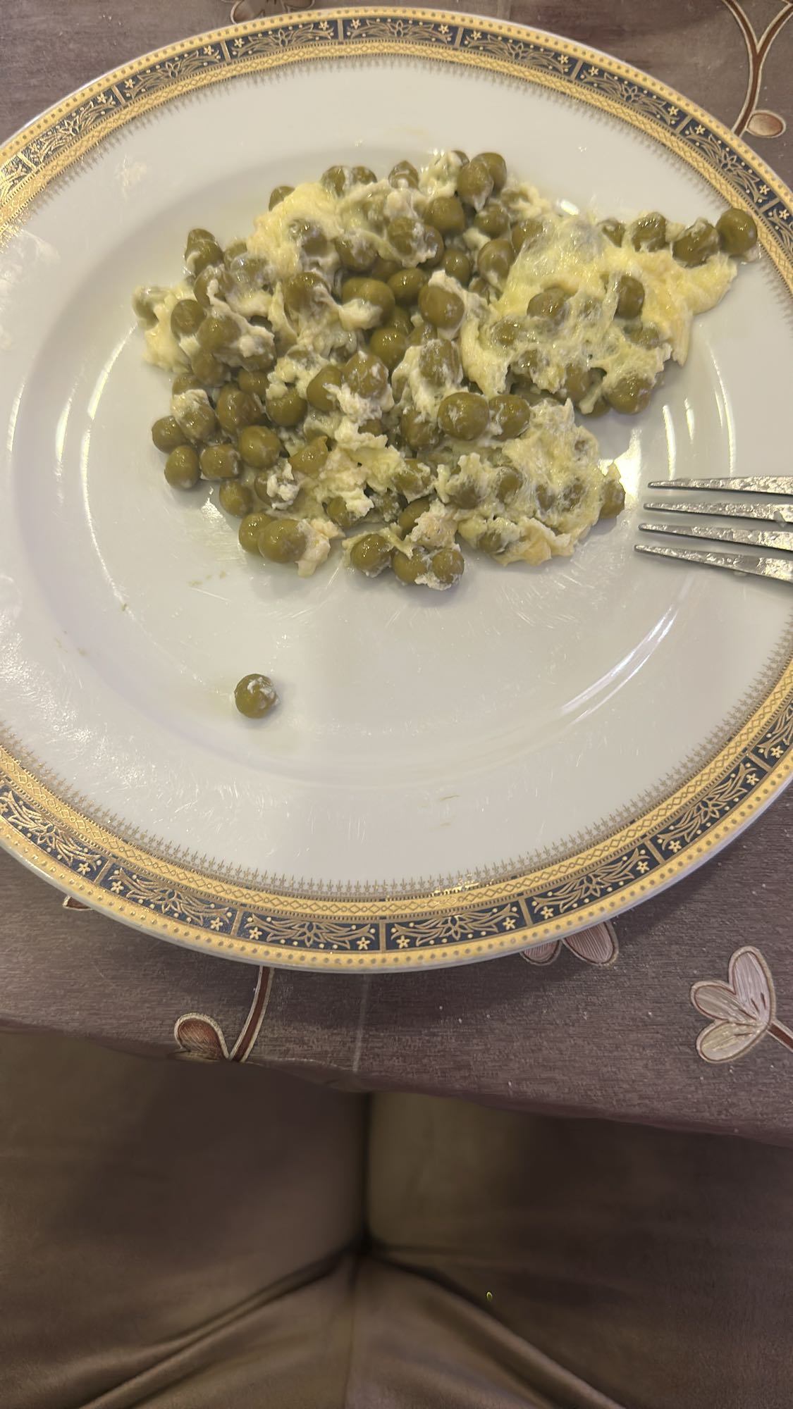 Eggs with green peas