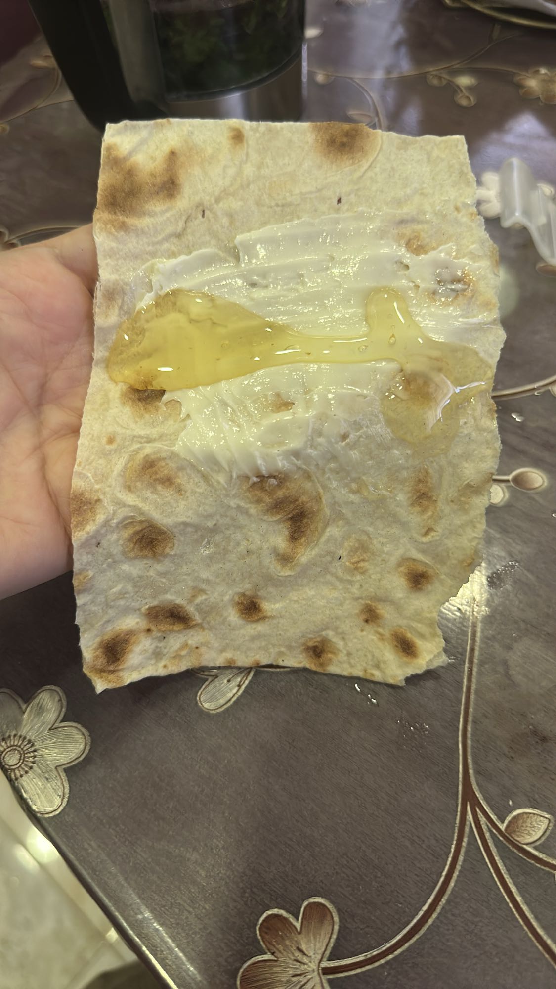 Flatbread with cream and honey