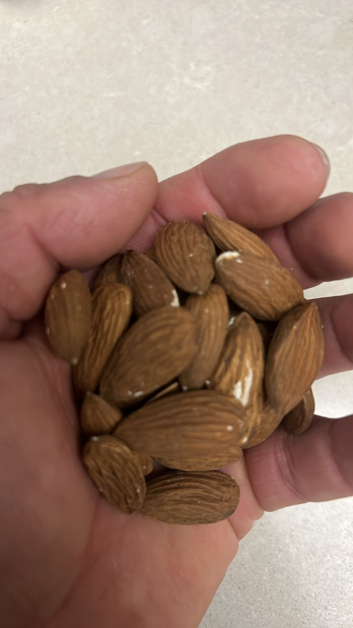 Badem atıştırmalık