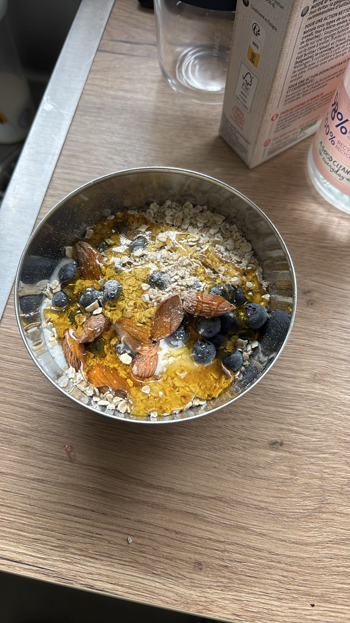 Bol de muesli et fruits