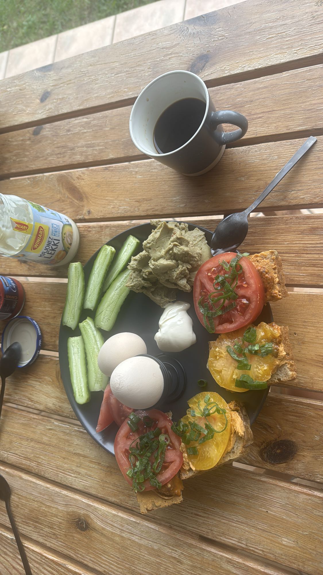 Śniadanie z warzywami i jajkami