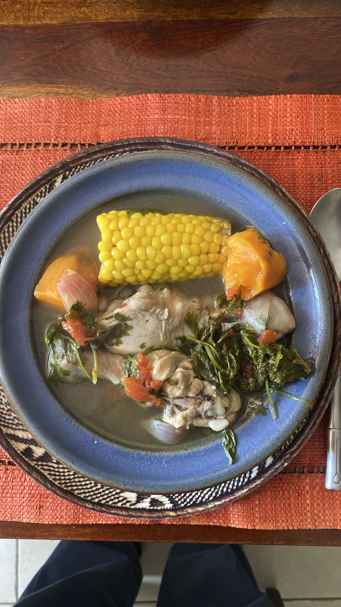 Soupe de poulet et légumes