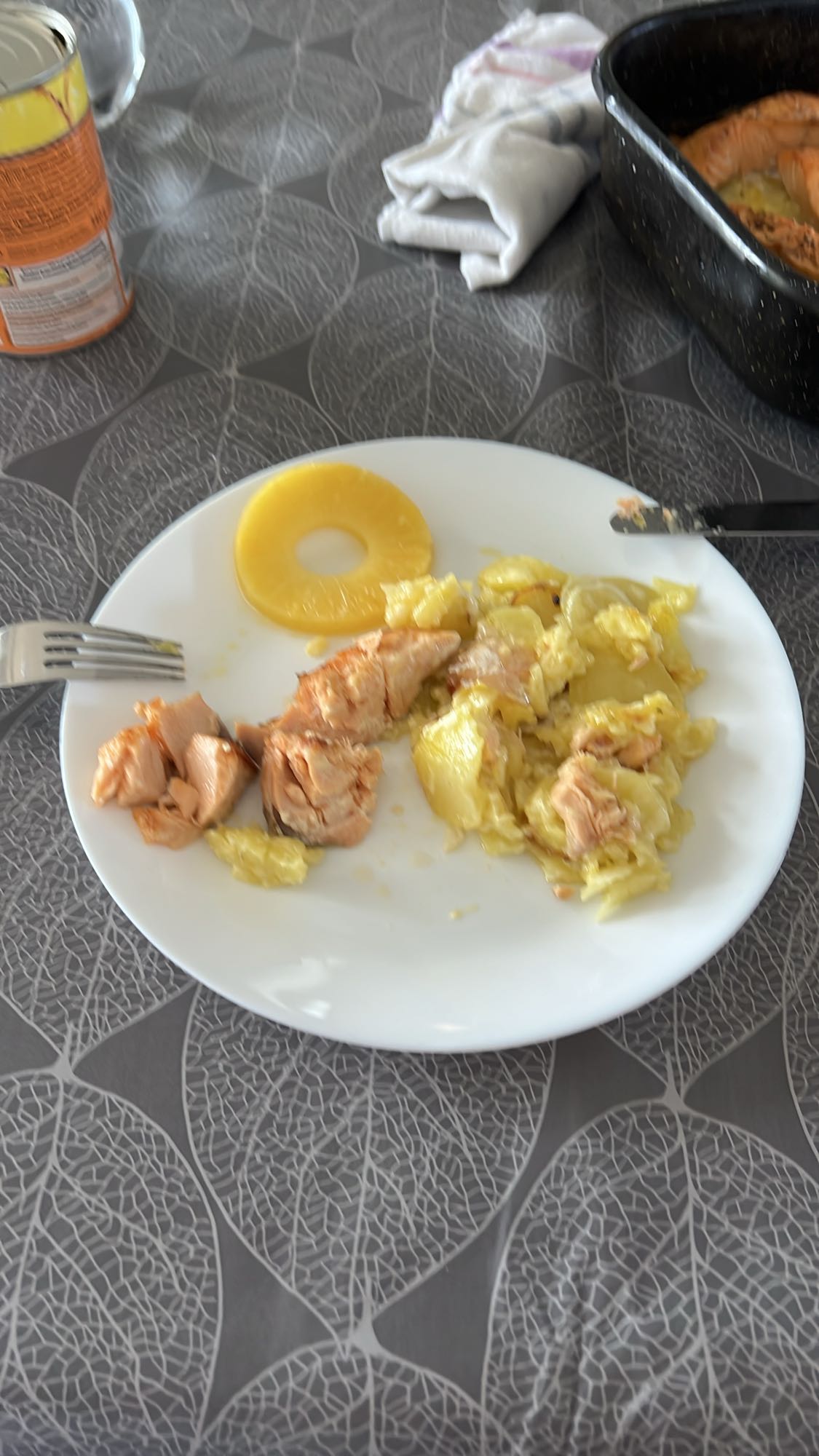 Lax med potatisgratäng & persika