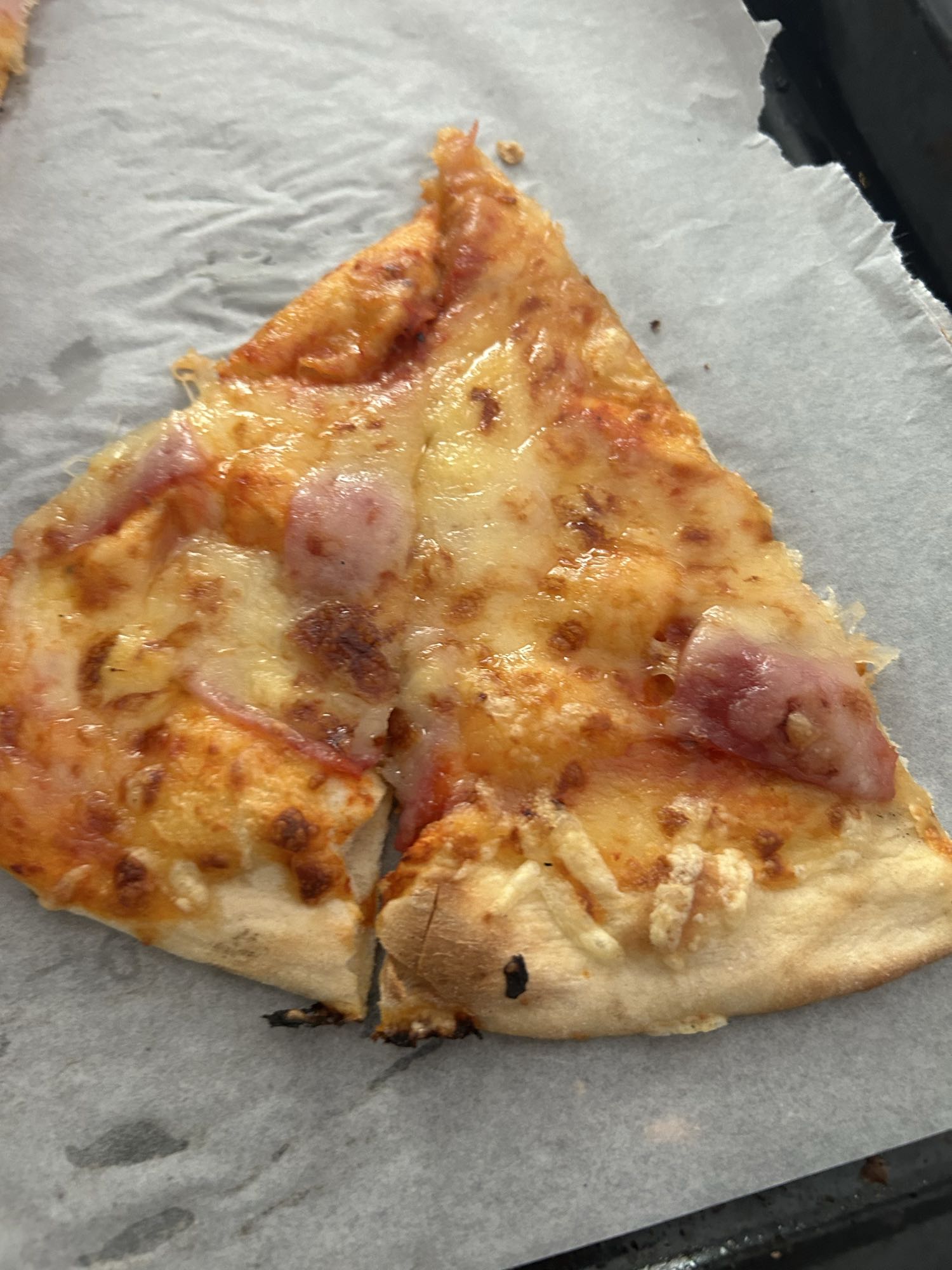 Tranche de pizza jambon fromage