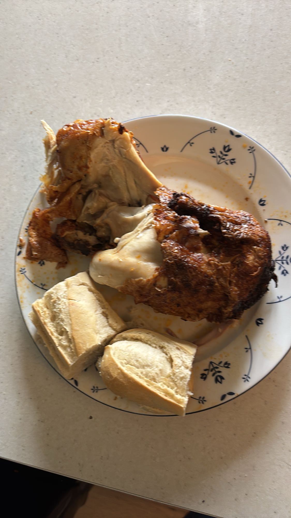 1/2 kylling med brød