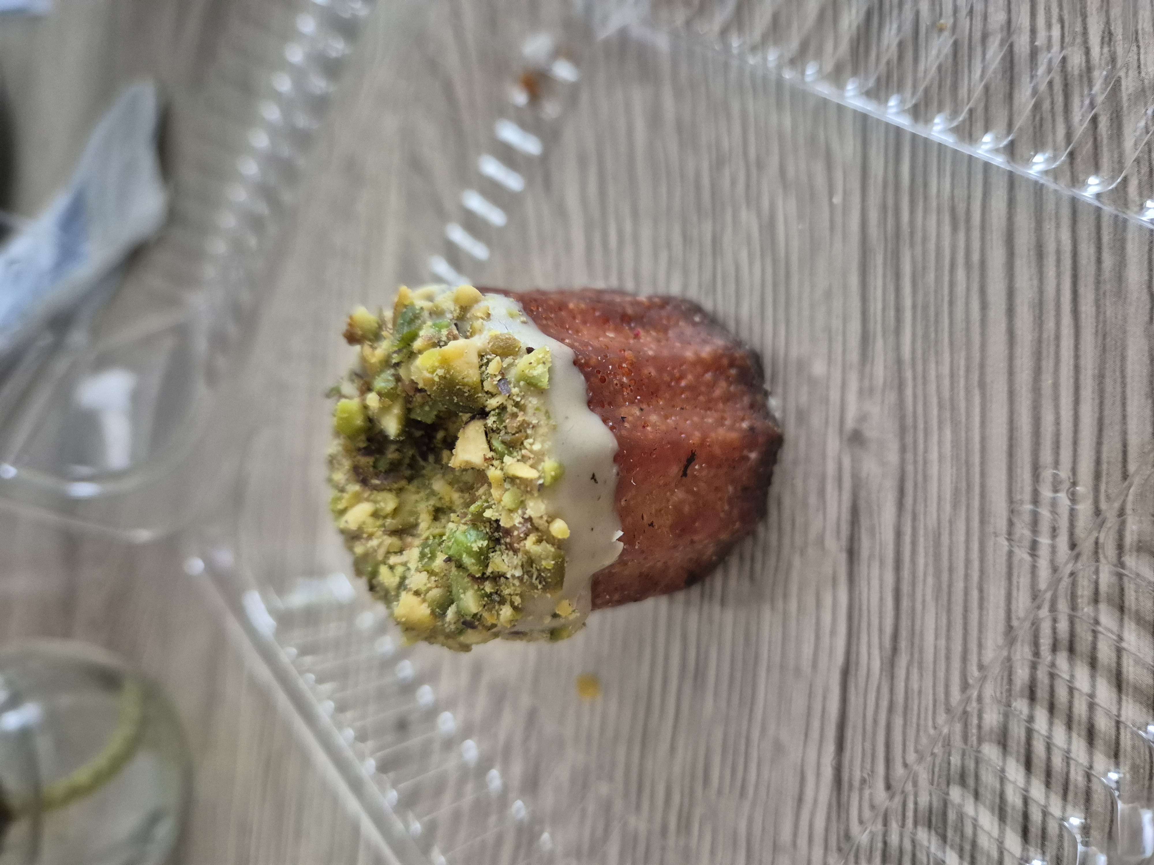 Pistachio White Chocolate Cake