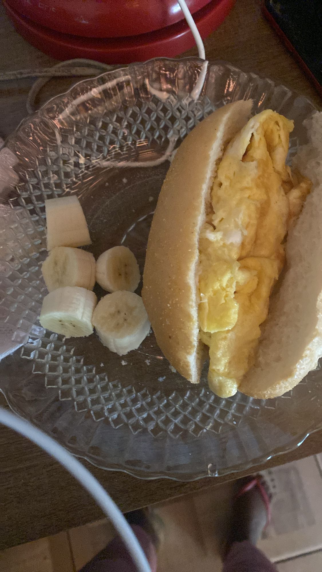 Pão com ovo e banana