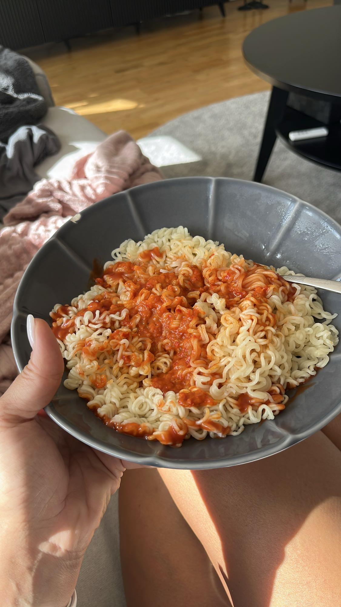Snabbnudlar med tomatsås