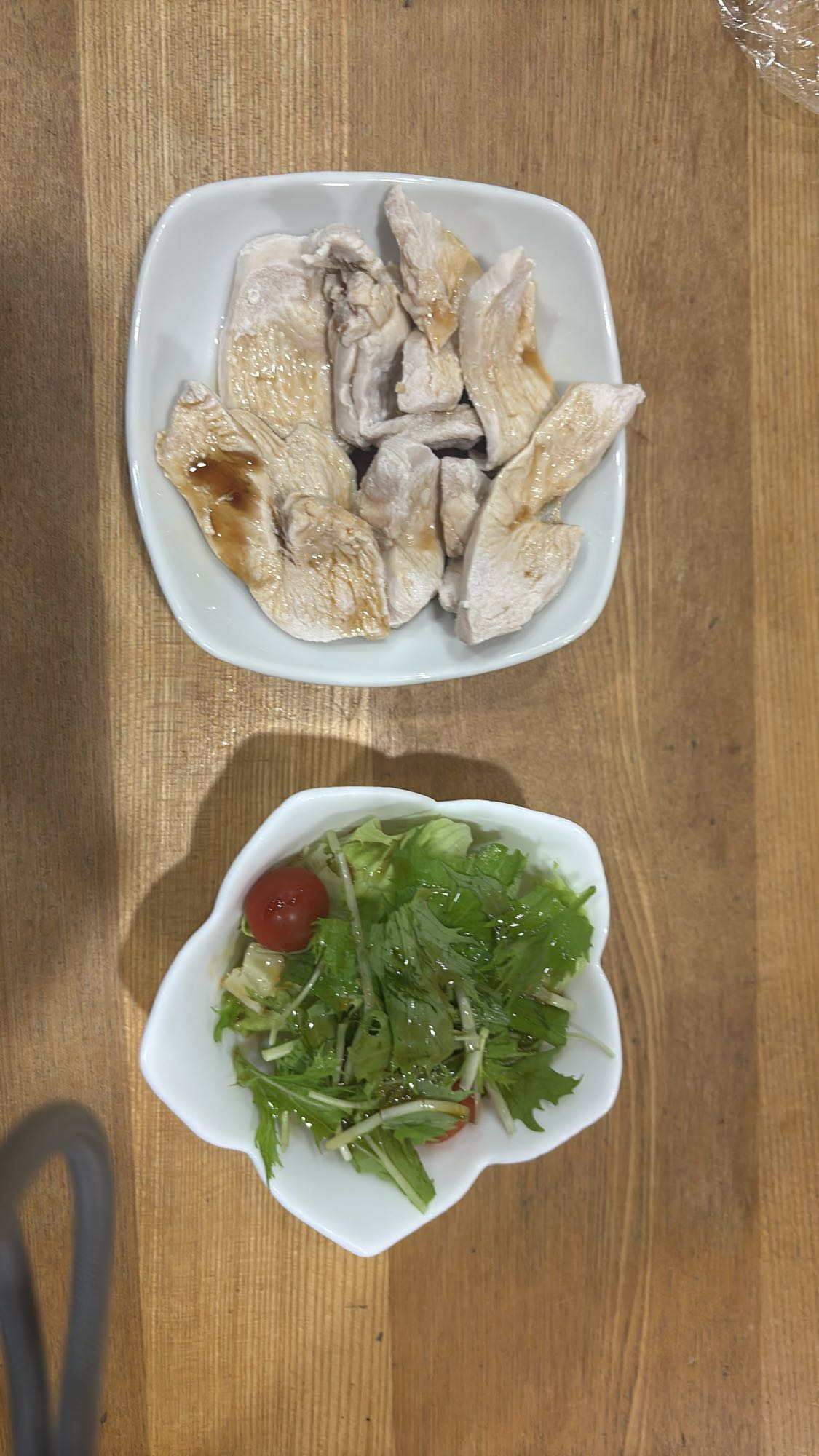 鶏むね肉とサラダ