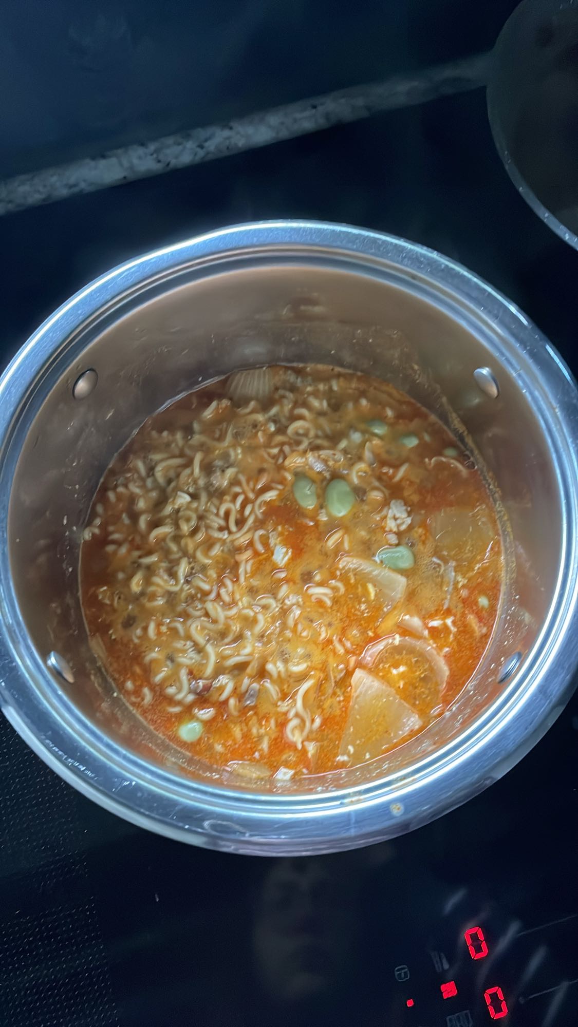 pikantny ramen instant
