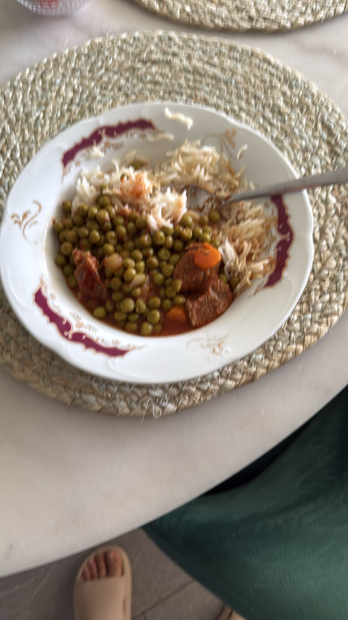 Ris med kött och ärtor