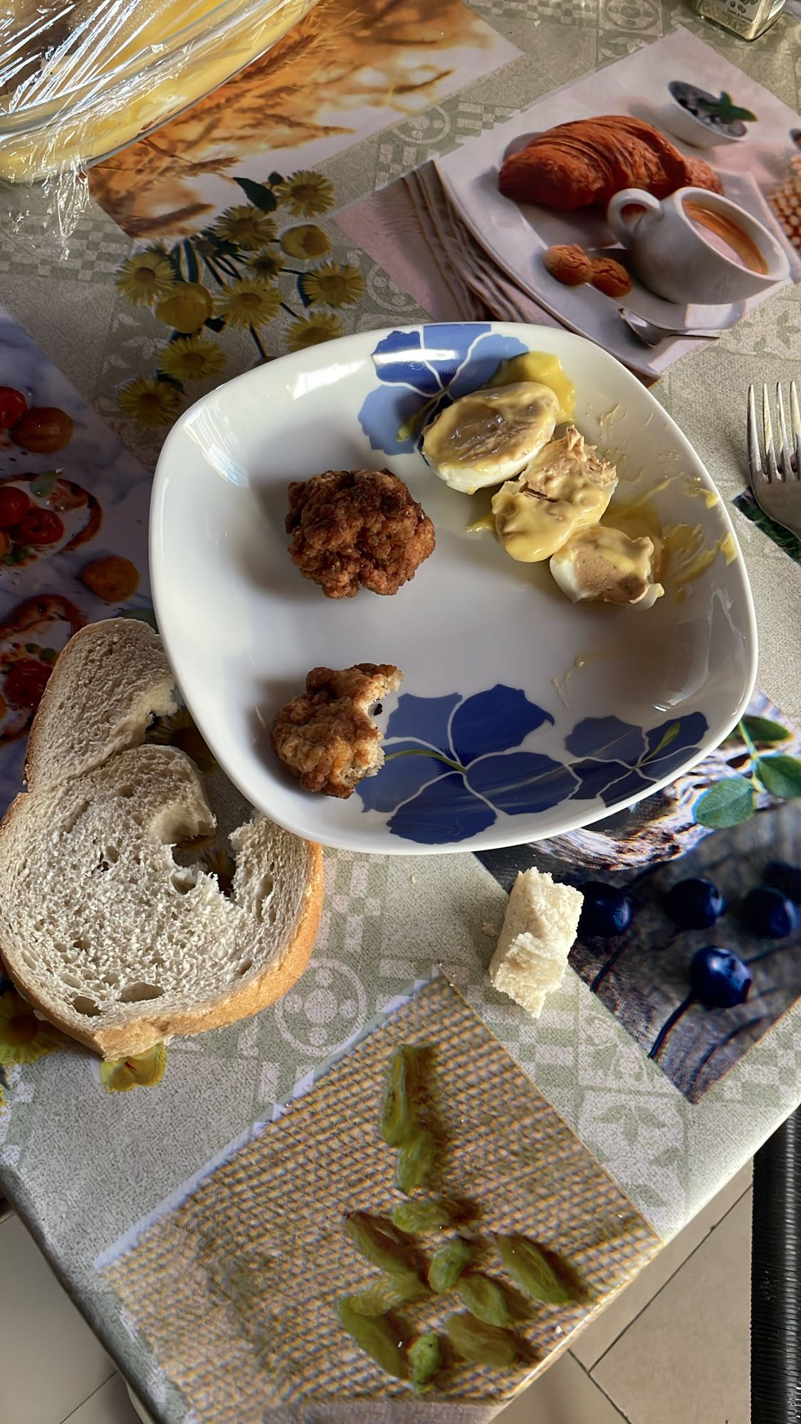 Mic dejun cu ou și pui