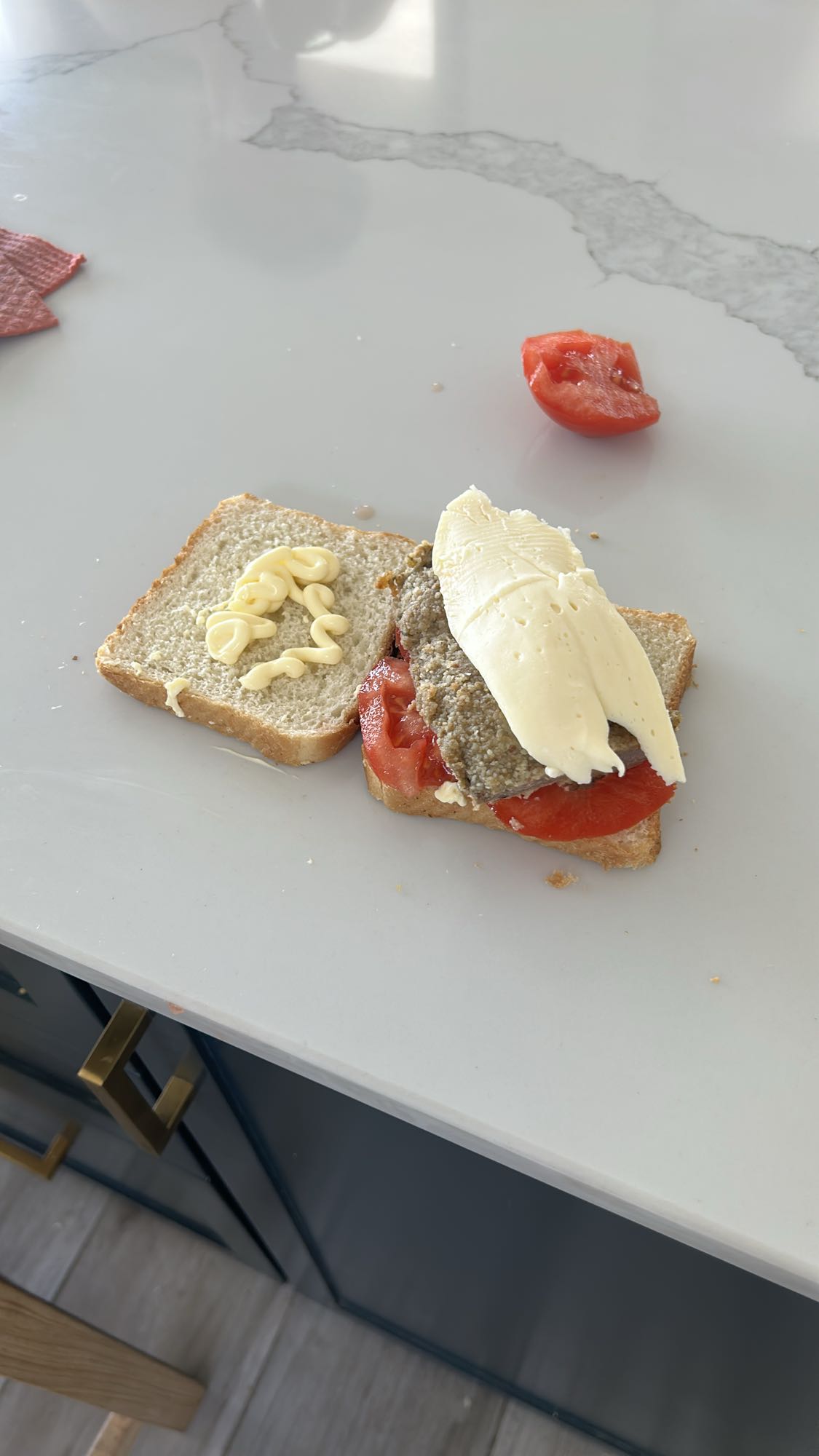 sándwich con carne y queso