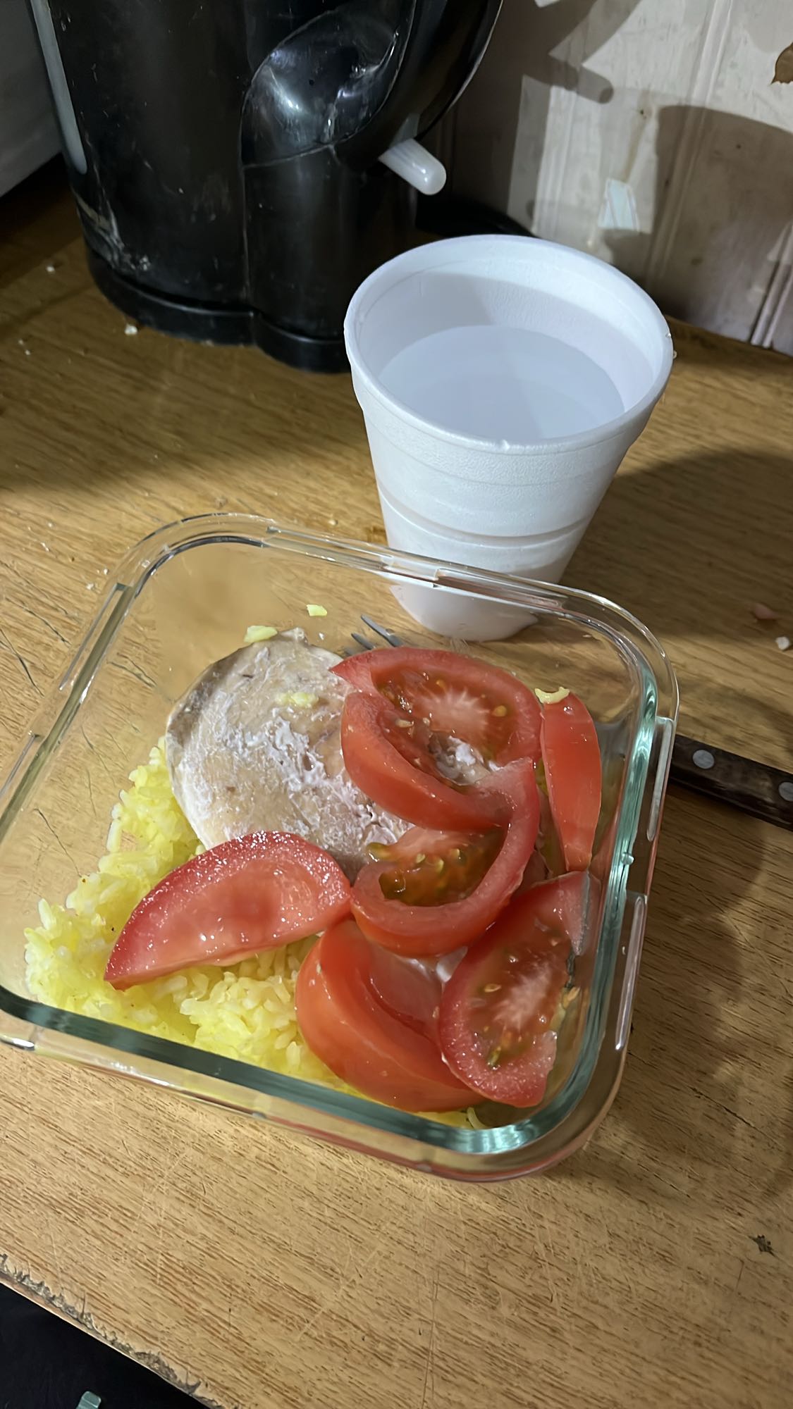 Pollo con arroz y tomate