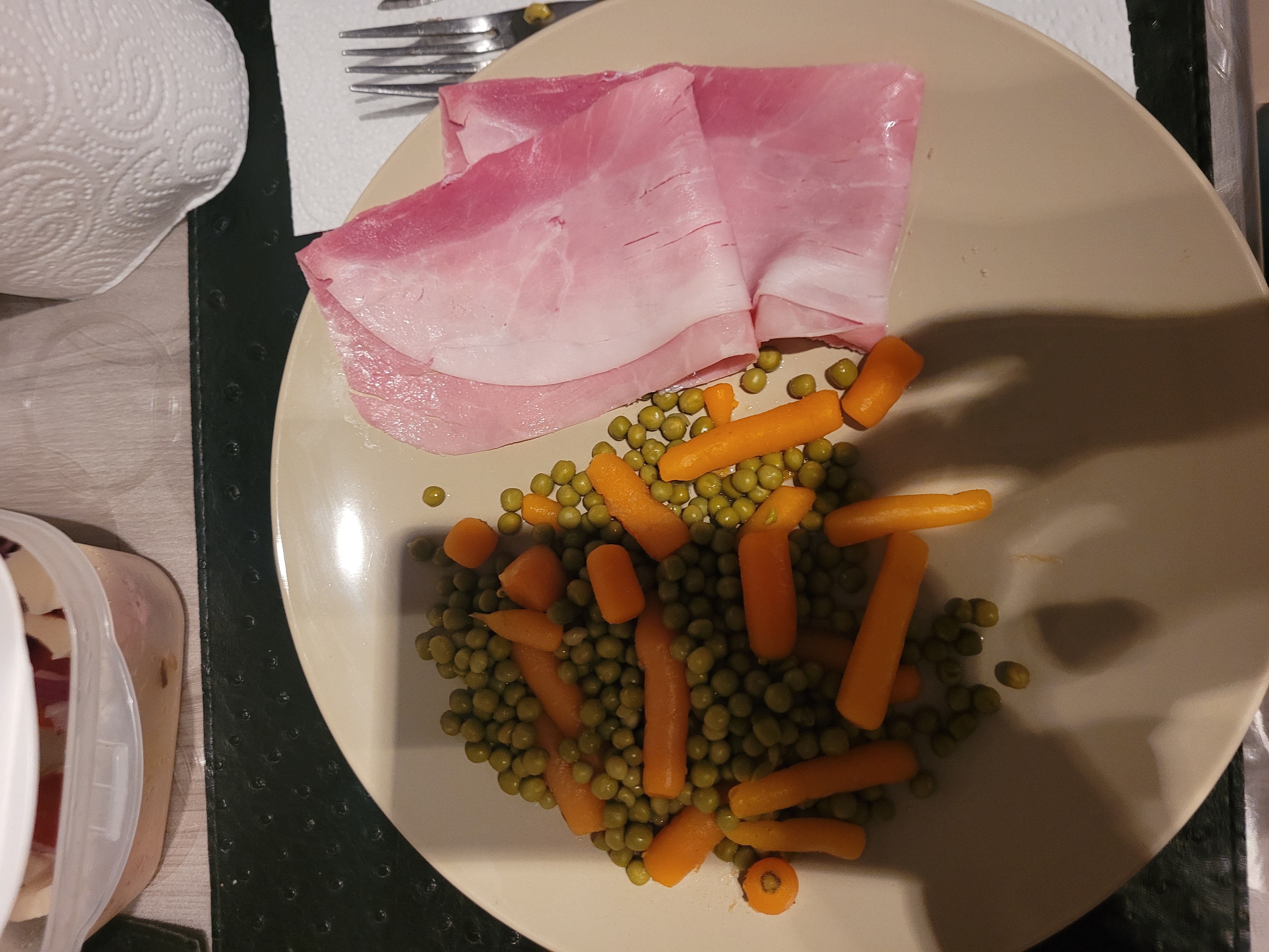 Jambon, carottes, petits pois