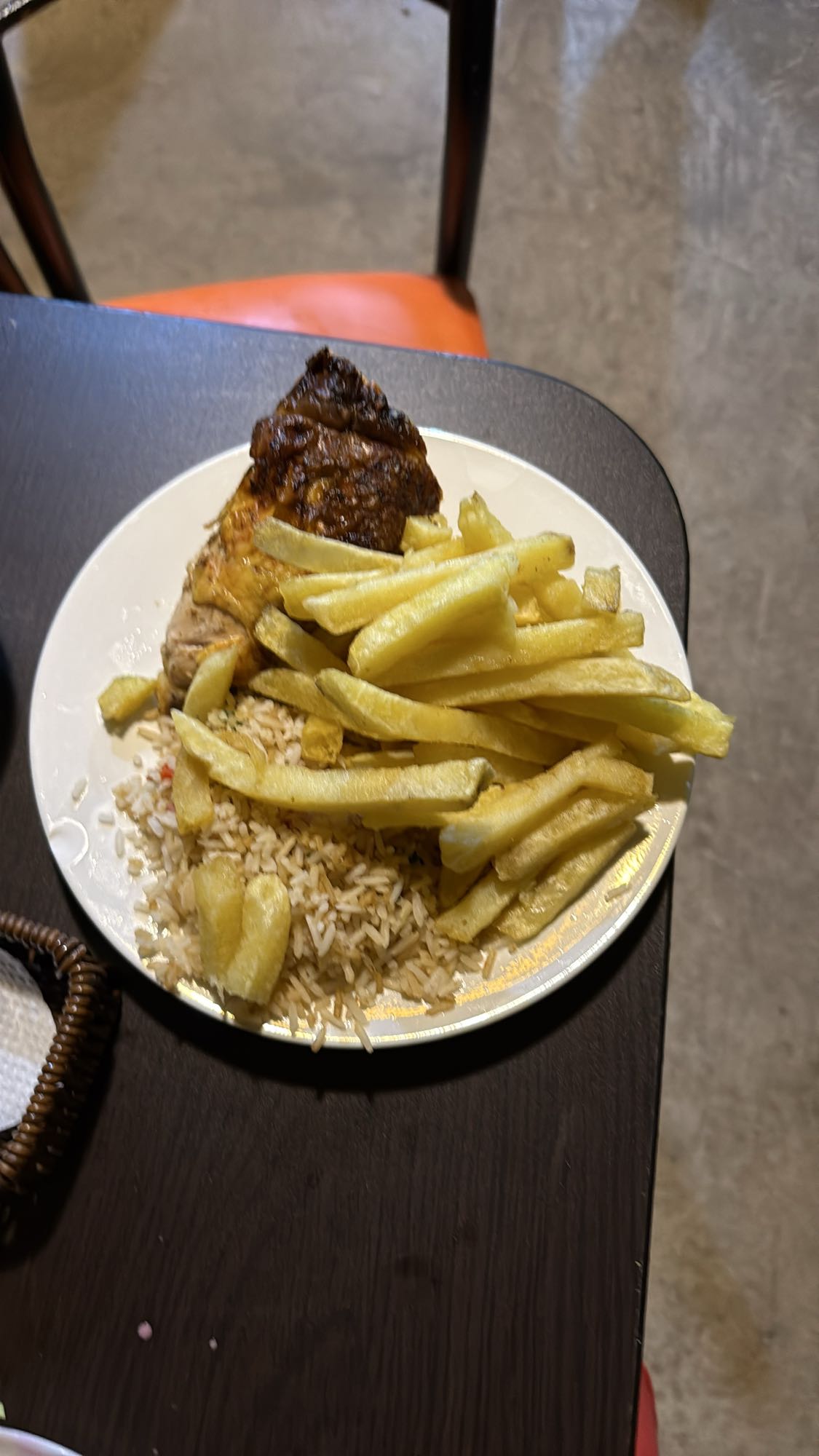 Pollo con papas y arroz