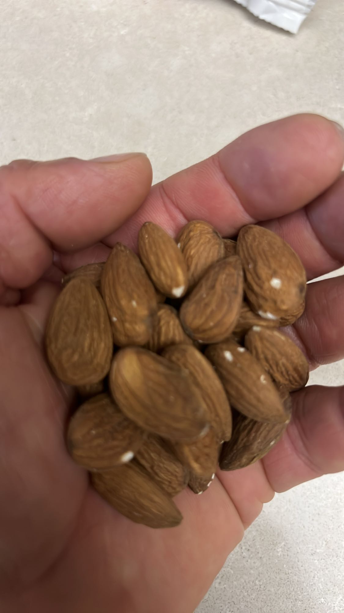 Badem atıştırmalık