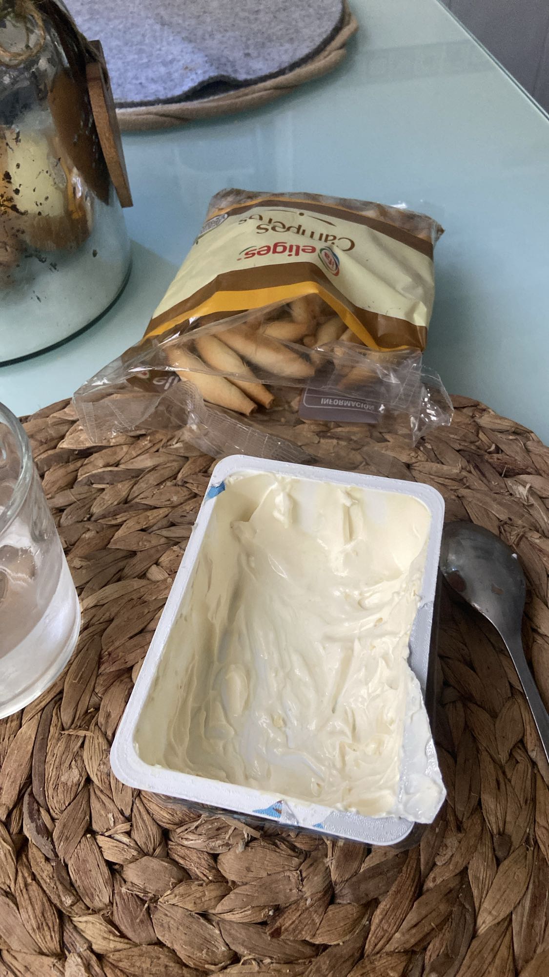 Palitos y queso crema