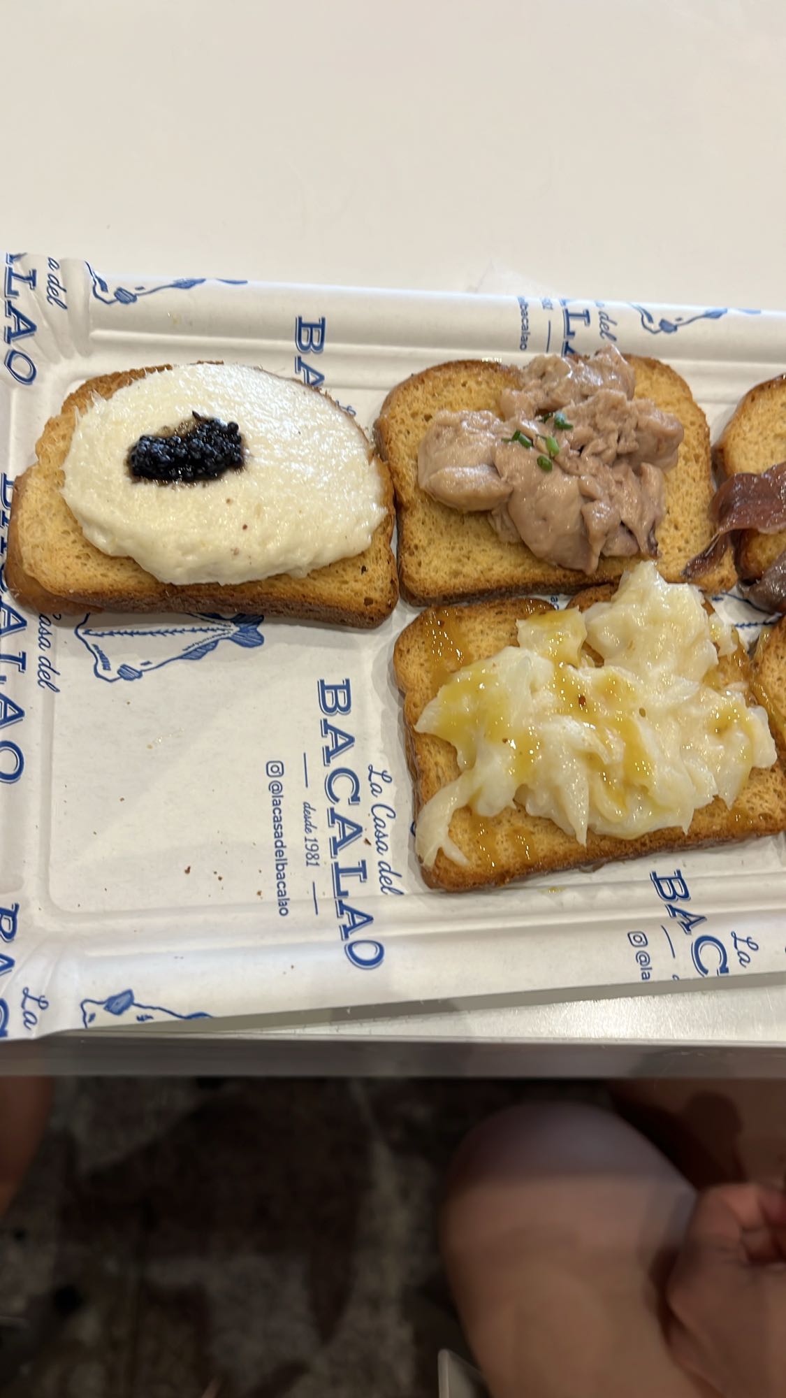 рибени тостове