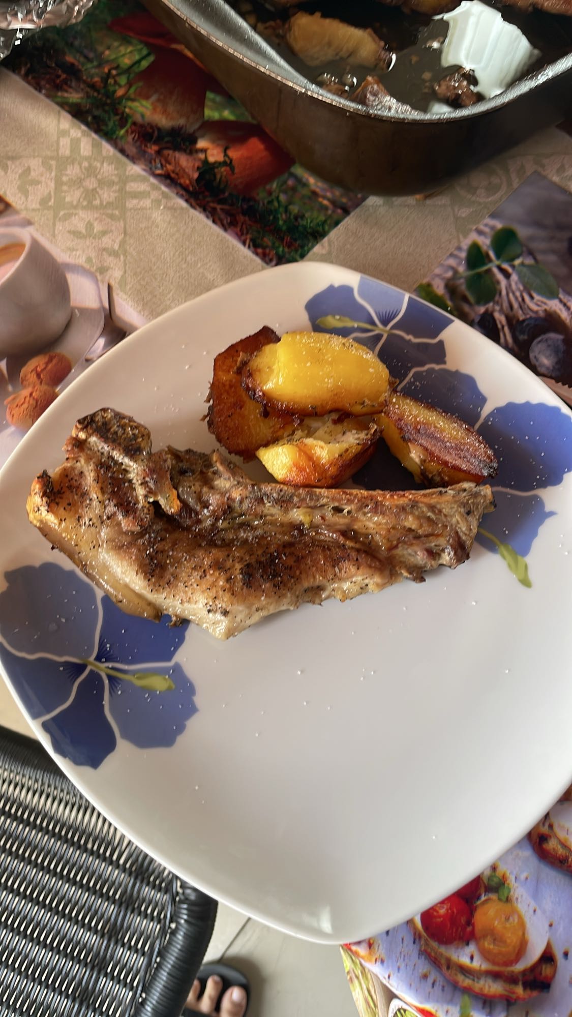 Cotlet cu cartofi copți