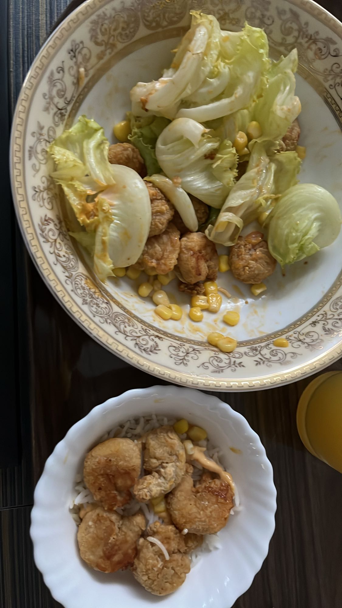 Nuggets with rice salad