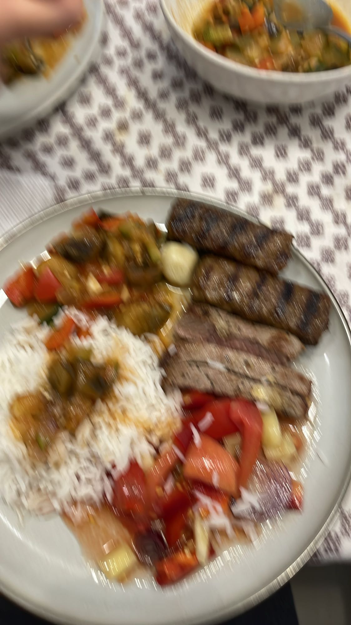 Friptură cu orez și legume