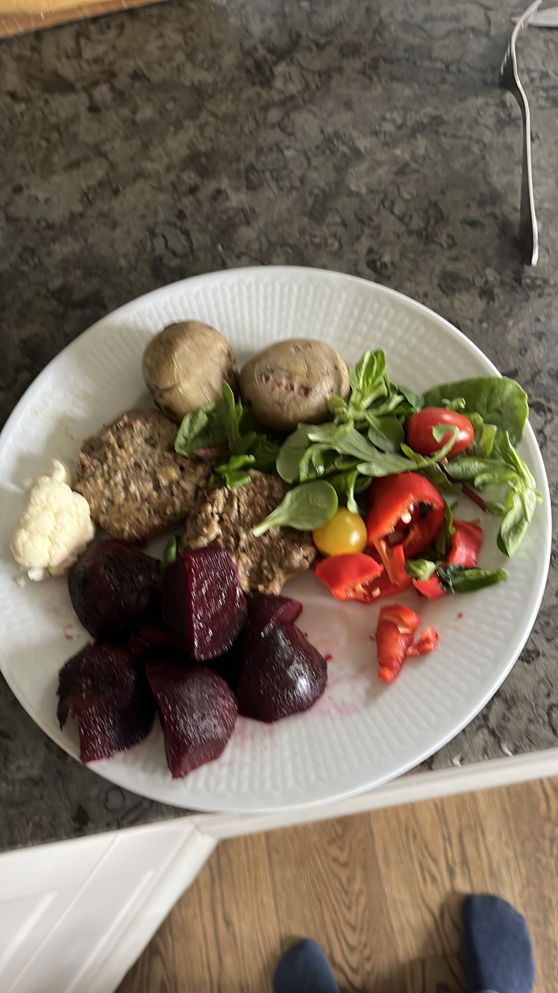 Grönsaksbiff med rödbetor