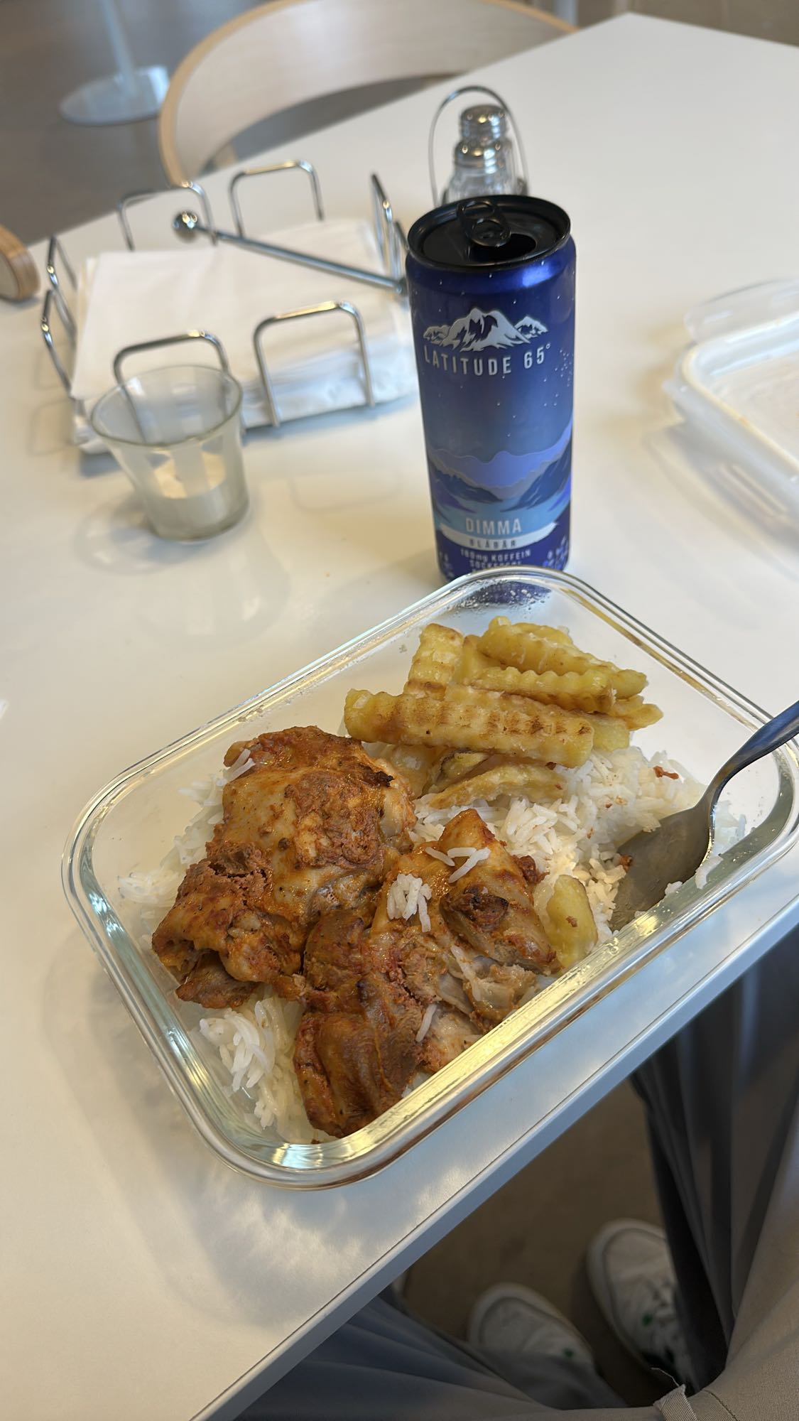 Kyckling med ris och pommes