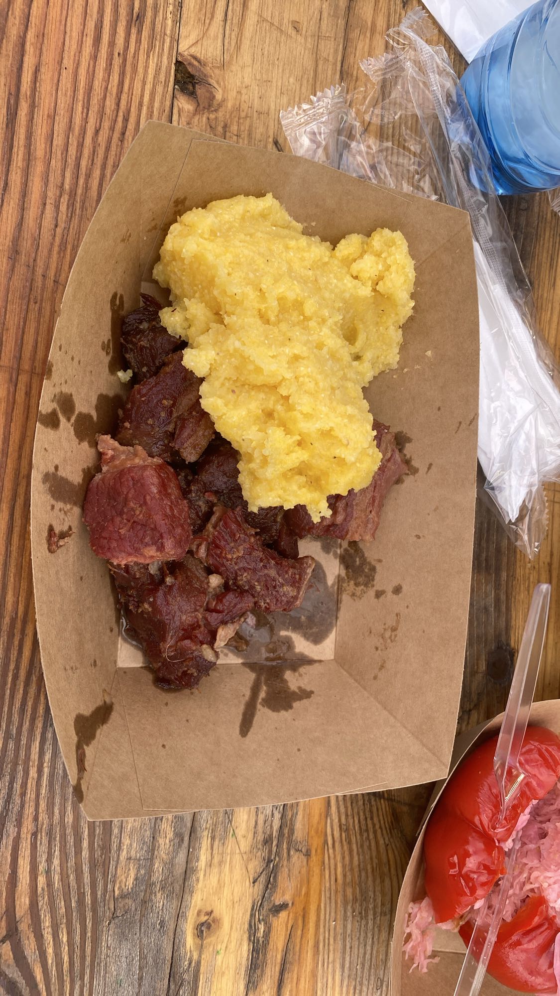 Mămăligă cu carne afumată