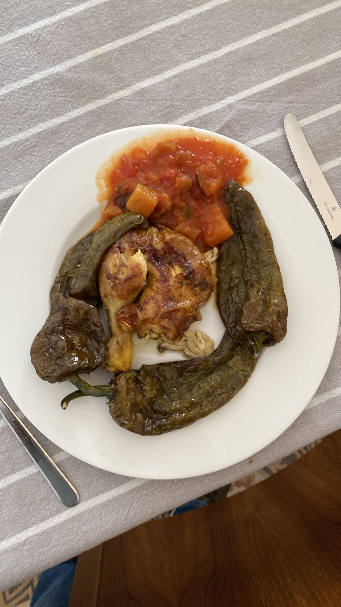 Pollastre amb pebrot i samfaina