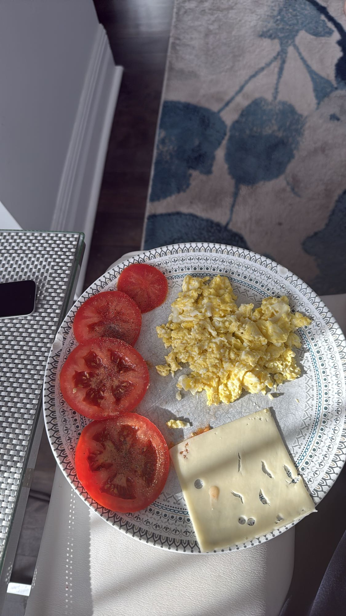 œufs et légumes matin