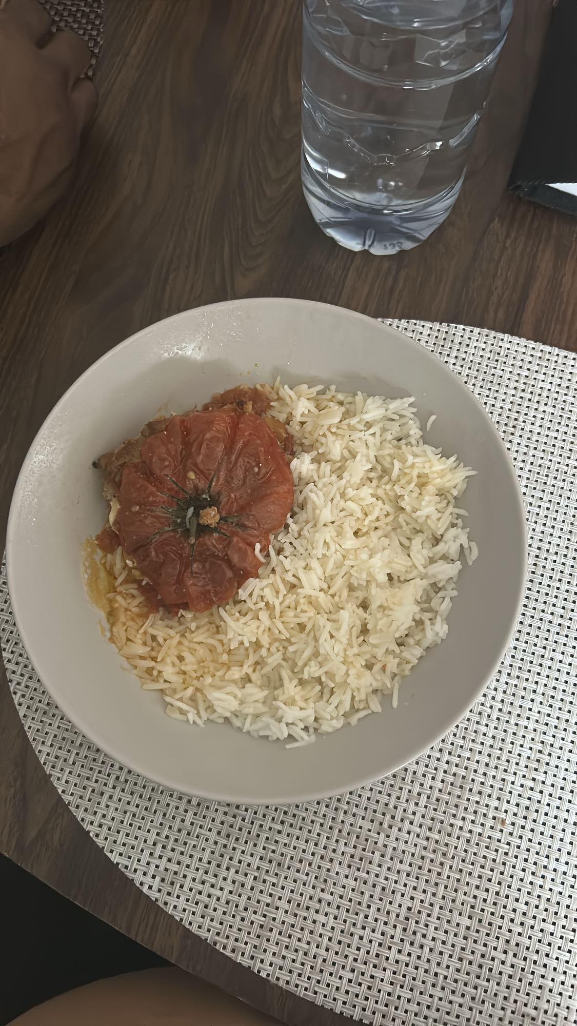 Riz avec tomate farcie
